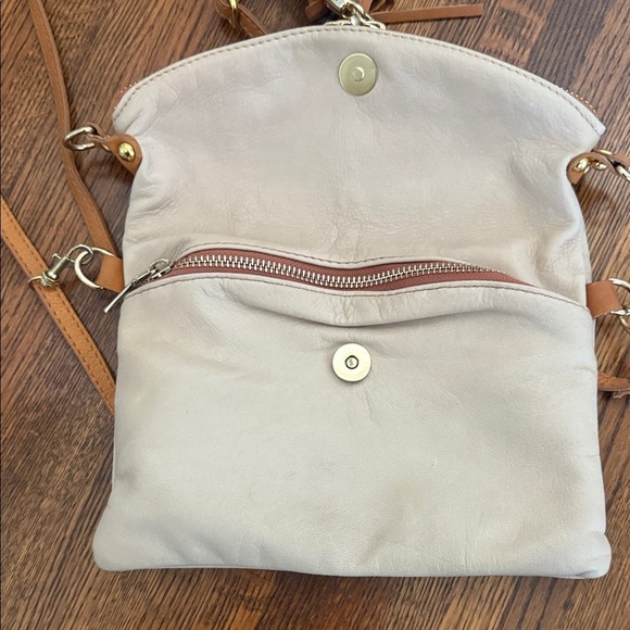 VERA PELLE Cream Crossbody Bag - Picture 5 of 9